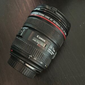 Canon 5D Mark IV Red Lens 24-70mm 1:4 Black Camera Lens